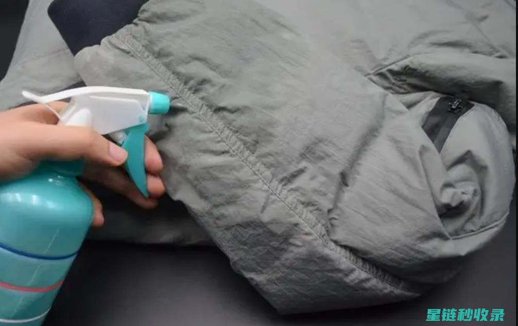 羽绒服清洗时需要注意的几个关键点 (羽绒服清洗时洗衣液没洗干净会怎样)